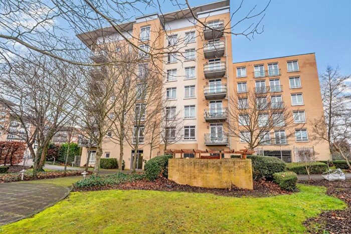 2 Bedroom Apartment For Sale In The Meridian, Kenavon Drive, Reading, RG1