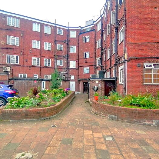 2 Bedroom Flat To Rent In Nobel Corner, Hounslow, TW5