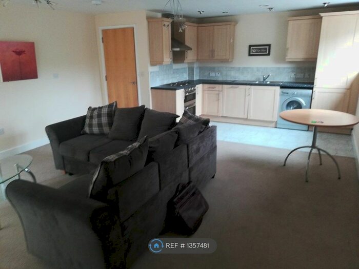 2 Bedroom Flat To Rent In Windsor Court, Newcastle, ST5