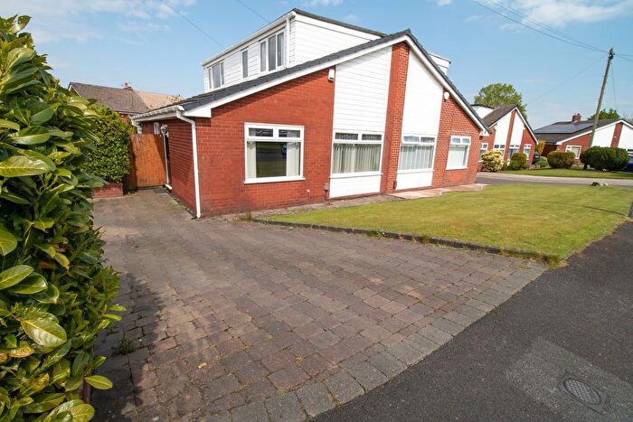 3 Bedroom Semi-Detached Bungalow For Sale In Marlborough Gardens, Farnworth, Bolton, BL4