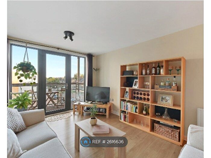 2 Bedroom Flat To Rent In Romford Road, London, E15