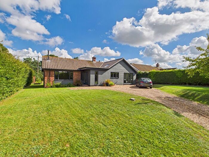 3 Bedroom Detached Bungalow For Sale In Tunneys Lane, Ditchingham, NR35