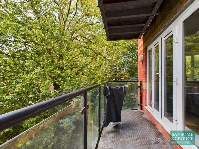 2 Bedroom Apartment To Rent In Capital Point, Temple Place, Reading, Berkshire, RG1