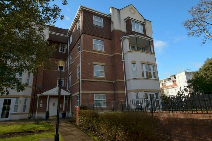 2 Bedroom Apartment To Rent In Grove Road, Bournemouth, BH1