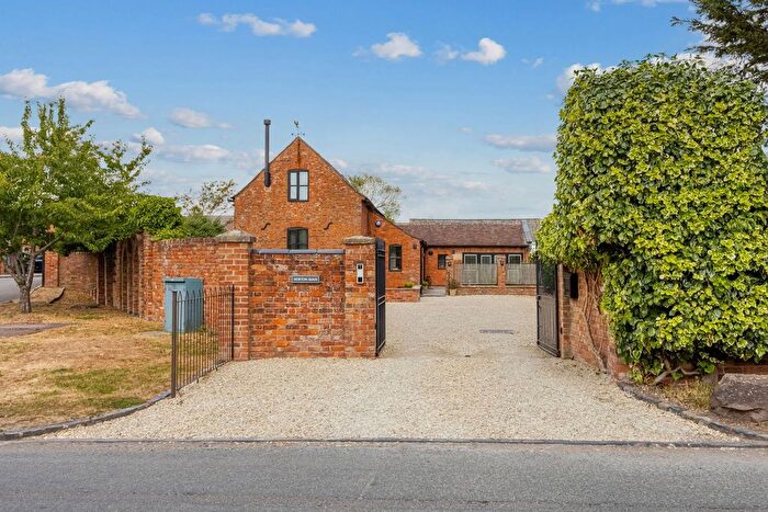 5 Bedroom Barn Conversion For Sale In Wainlode Lane, Norton, Gloucester, GL2