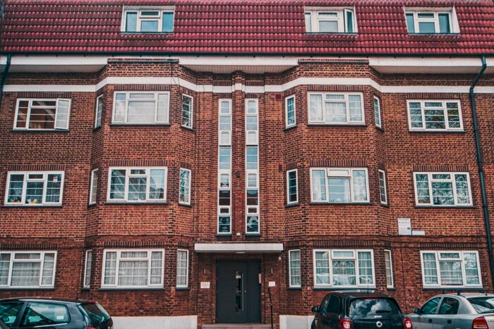 2 Bedroom Flat To Rent In Duncan Court, Green Lanes, London, N21