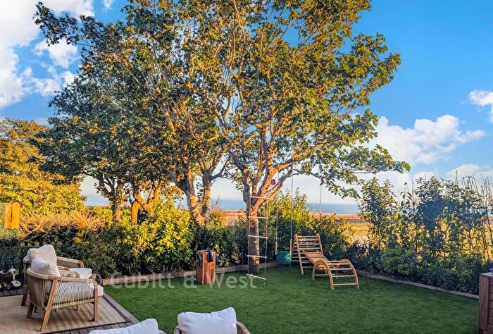 2 Bedroom Bungalow For Sale In Warren Close, Woodingdean, Brighton, East Sussex, BN2