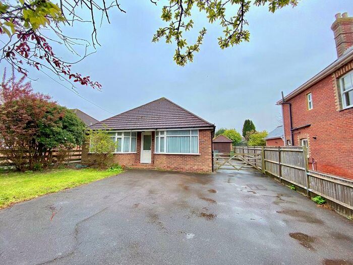 3 Bedroom Bungalow To Rent In Brook Lane, Sarisbury Green, SO31