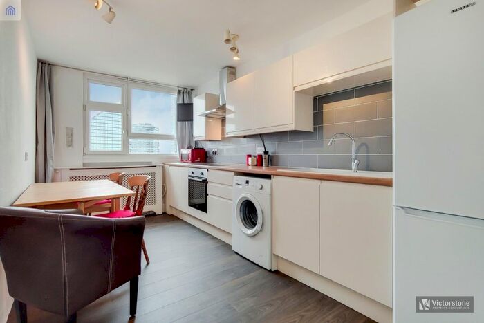 2 Bedroom Flat To Rent In Peregrine House, Hall Street, Angel, London, EC1V