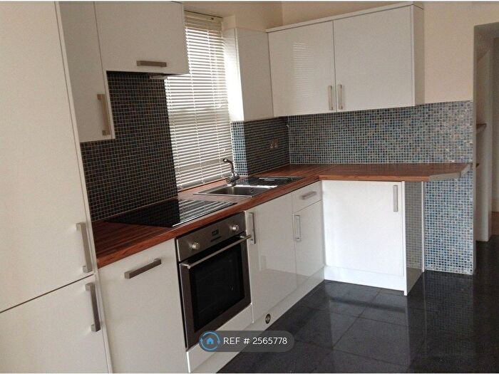 1 Bedroom Flat To Rent In Peabody Road, Farnborough, GU14