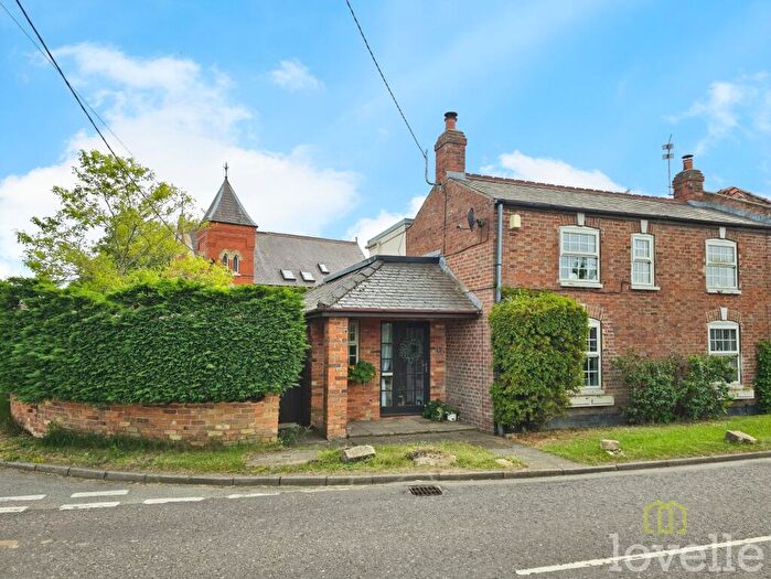 4 Bedroom Semi-Detached House For Sale In Lincoln Lane, Thorpe-On-The-Hill, LN6