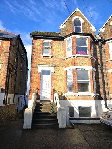 1 Bedroom Flat To Rent In D Maidstone Road, Chatham, ME4