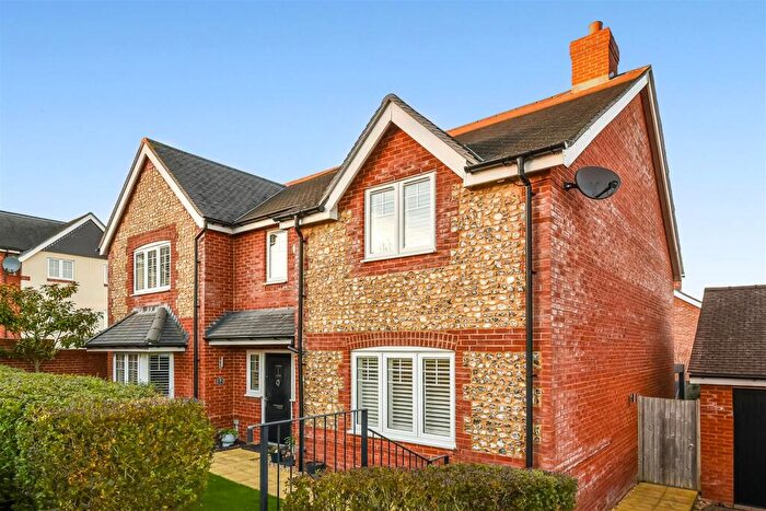 5 Bedroom Detached House For Sale In Edneys Walk, Overton, Basingstoke, RG25