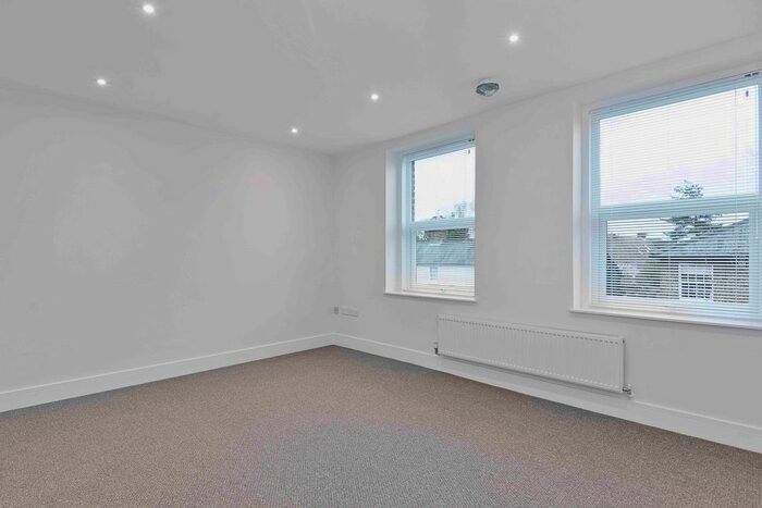 1 Bedroom Flat To Rent In Wades Hill, London, N21