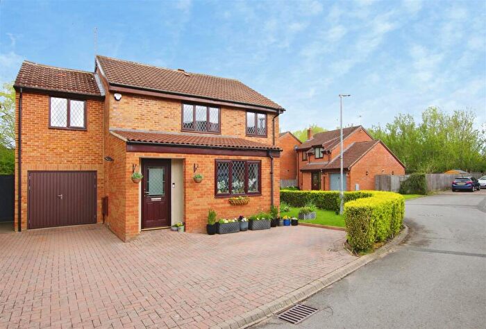 3 Bedroom Detached House For Sale In Parsley Close, Woodhall Park, Swindon, SN2