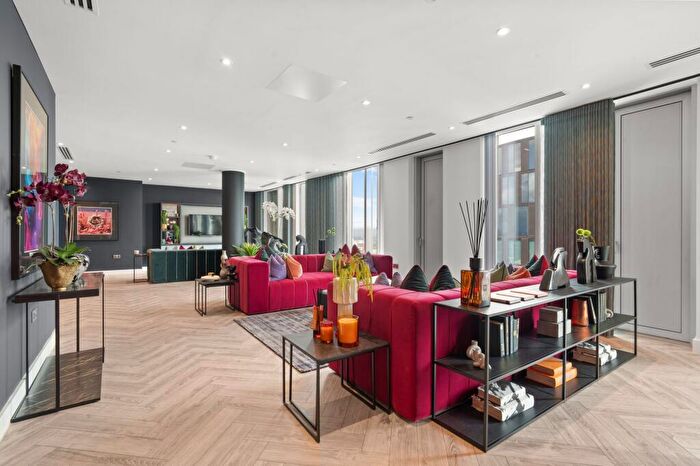 3 Bedroom Apartment For Sale In The Penthouse At The Blade, Deansgate, Manchester, M15
