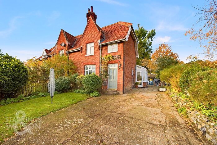 3 Bedroom Semi-Detached House For Sale In Denton Low Road, Denton, Harleston, IP20