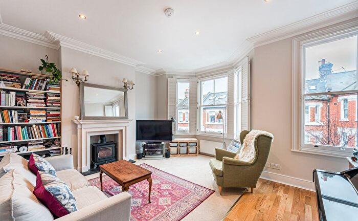 3 Bedroom Maisonette For Sale In Brayburne Avenue, SW4