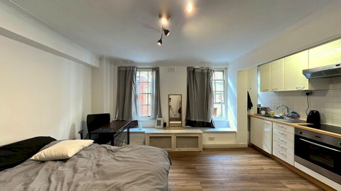 Studio To Rent In Edgware Road, London, W2