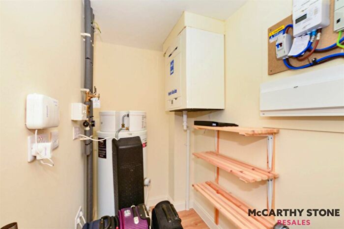 1 Bedroom Apartment For Sale In Elkington House, Charlton Green, Dover, CT16