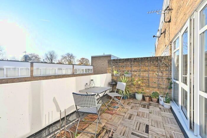 2 Bedroom Flat To Rent In Dorrien Walk, Streatham Hill, London, SW16