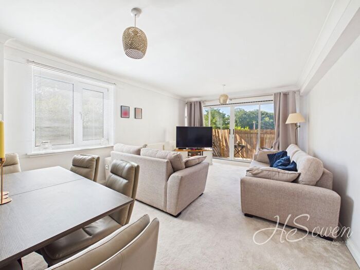3 Bedroom Flat For Sale In Ridgeway Road, Torquay, TQ1