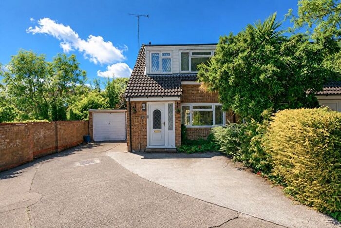 3 Bedroom Semi-Detached House For Sale In Arkley Road, Hemel Hempstead, HP2