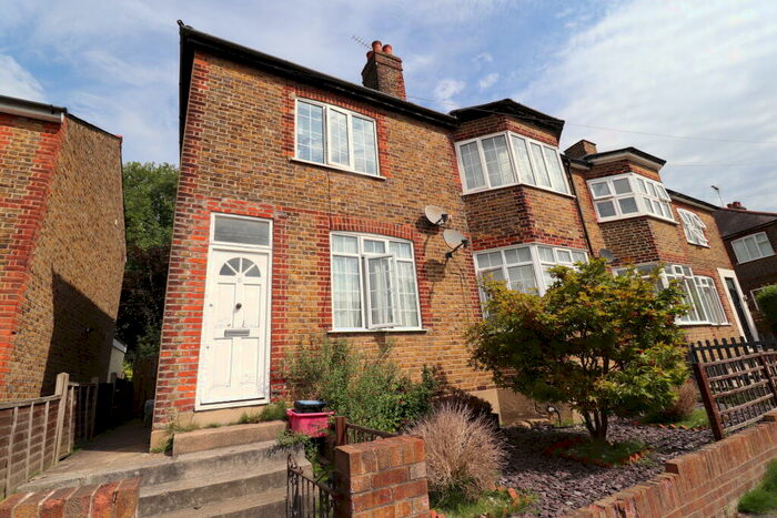 2 Bedroom Maisonette To Rent In Central Brentwood, CM14