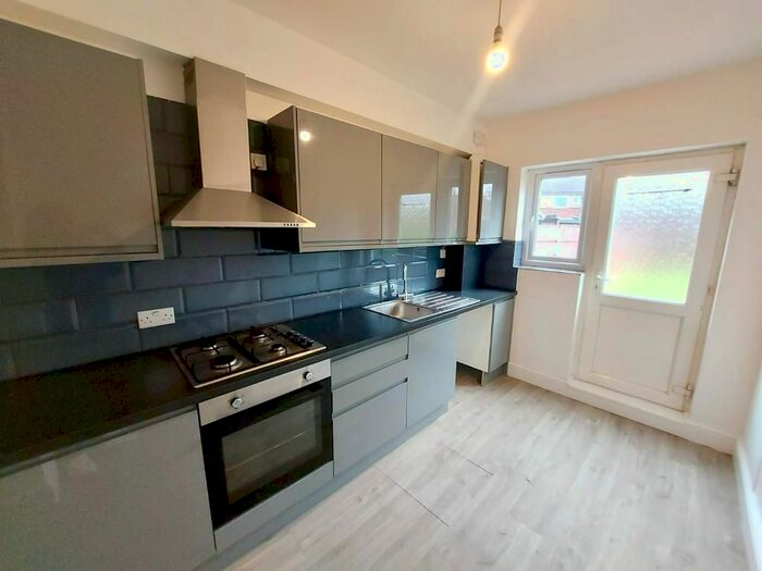 1 Bedroom Flat To Rent In Sharon Road, Enfield, EN3