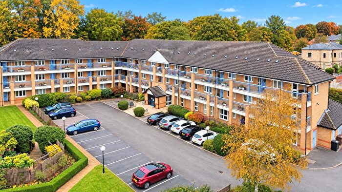 2 Bedroom Flat For Sale In Minster Court, Bracebridge Heath, LN4