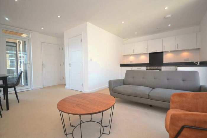 1 Bedroom Apartment To Rent In High Street, Reading, RG1