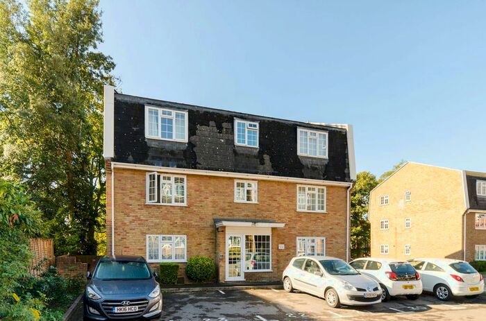 1 Bedroom Flat To Rent In The Birches, Woking, GU22