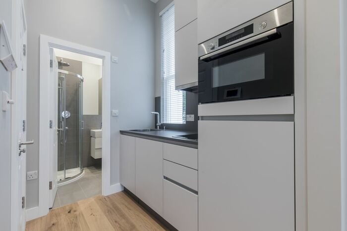 Studio To Rent In Warwick Road, London, SW5