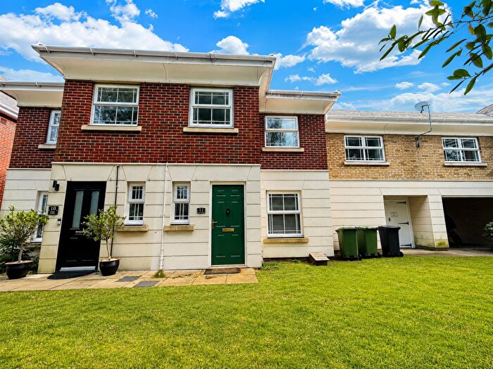 3 Bedroom Terraced House To Rent In Brock Close, Cam, GU16