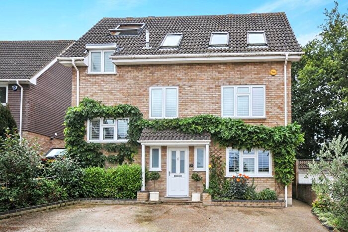 4 Bedroom Detached House To Rent In Rolvenden Gardens, BR1