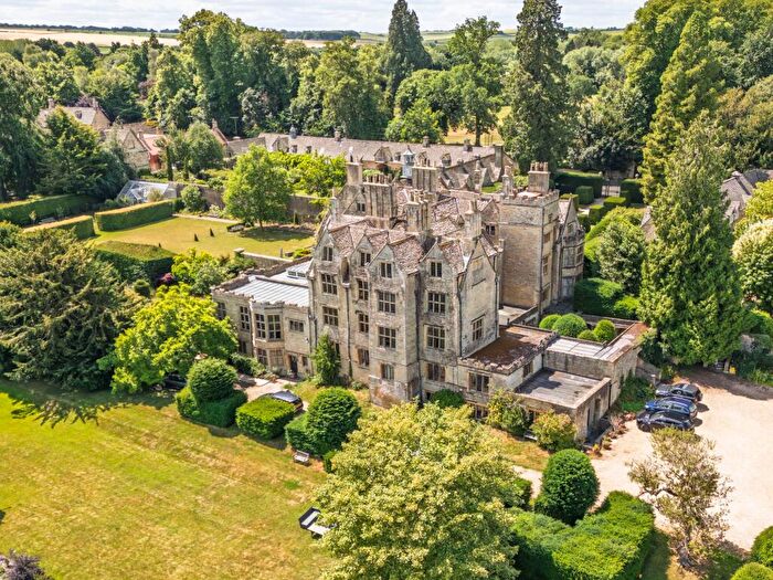 4 Bedroom Apartment For Sale In Shipton Court, High Street, OX7
