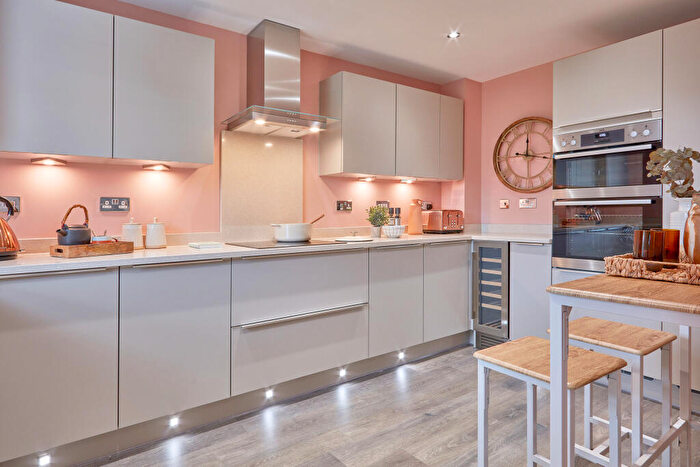 4 Bedroom Semi Detached House For Sale In Winnycroft Lane, Matson, Gloucester, GL4