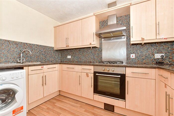 2 Bedroom Flat For Sale In West Street, Finglesham, Deal, Kent, CT14