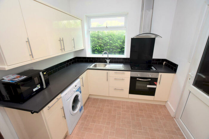 3 Bedroom Semi-Detached House To Rent In Uttoxeter New Road, Derby, Derbyshire, DE22