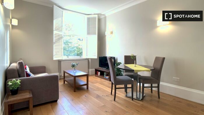 1 Bedroom Flat To Rent In St.George's Square, SW1V