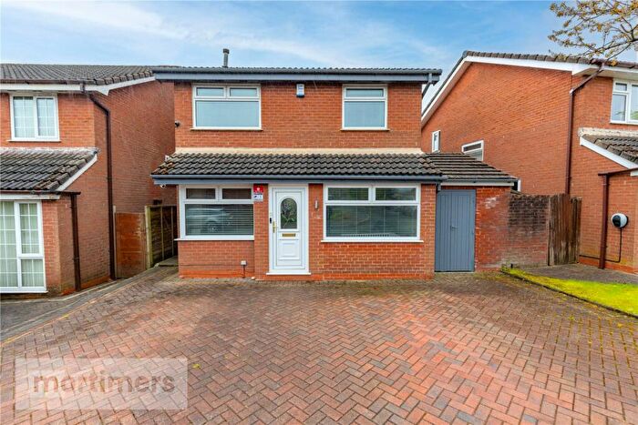 3 Bedroom Detached House For Sale In Britten Close, Blackburn, Lancashire, BB2