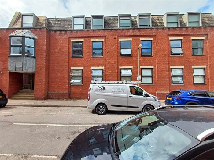 2 Bedroom Flat For Sale In Minorca Road, Weybridge, KT13