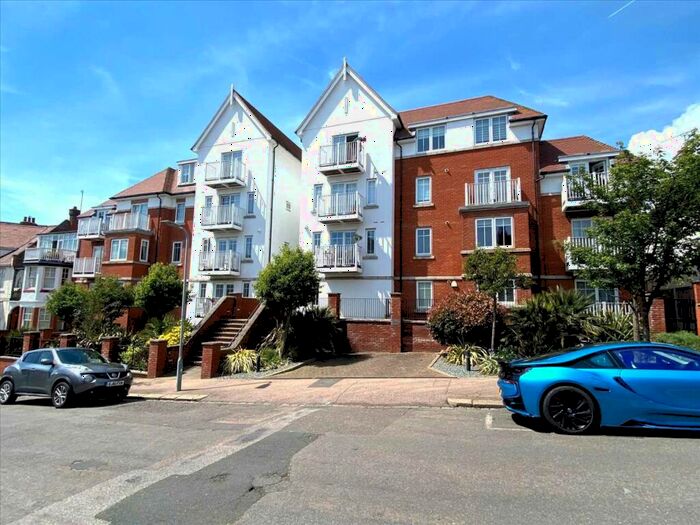 2 Bedroom Apartment To Rent In Westcliff On Sea, SS0