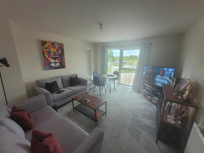 2 Bedroom Flat To Rent In Tay Road, Leicester, LE19