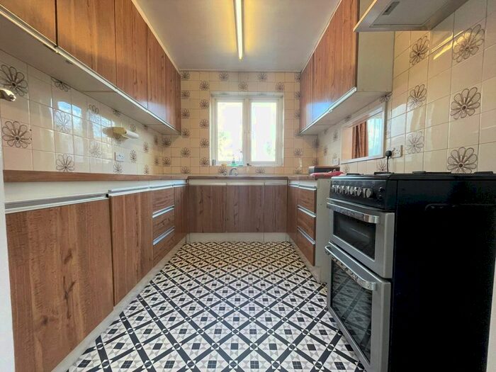 3 Bedroom Terraced House To Rent In Buntingbridge Road, Ilford, IG2