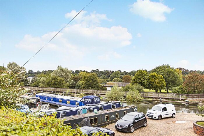 2 Bedroom Flat For Sale In Elder Court, Mead Lane, Hertford, SG13