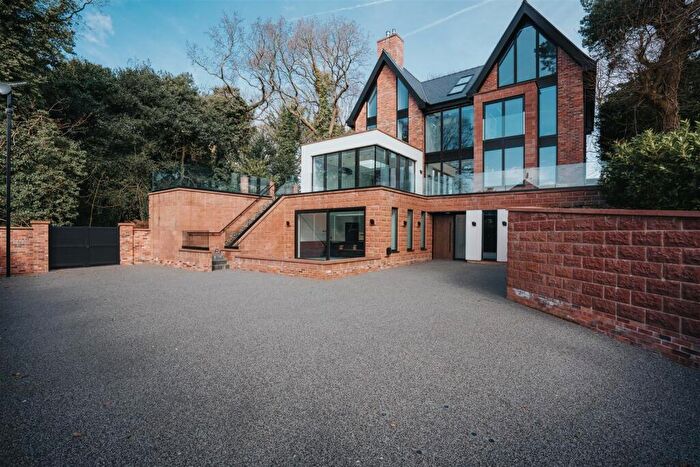 4 Bedroom Detached House For Sale In Thornhill, Aughton, L39