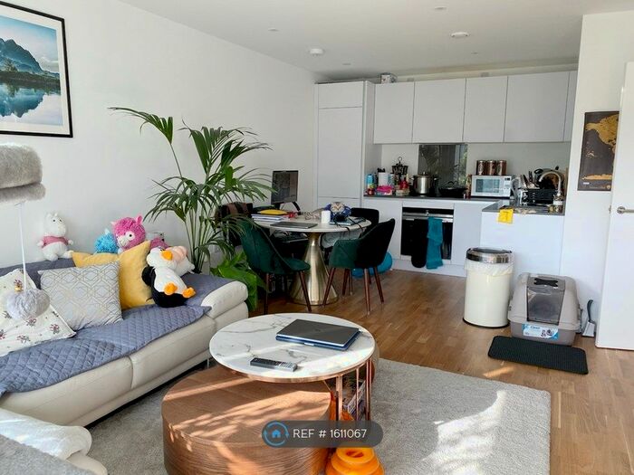 1 Bedroom Flat To Rent In Hawthorne Crescent, London, SE10