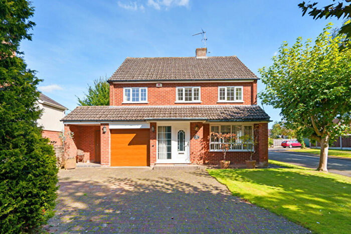 3 Bedroom House For Sale In Kissing Tree Lane, Alveston, CV37