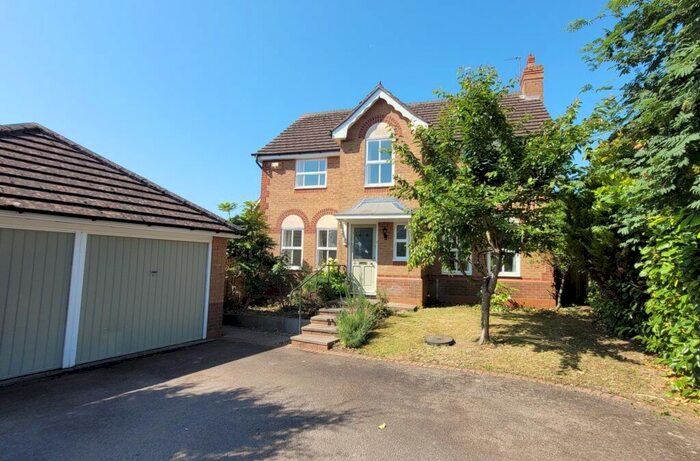 4 Bedroom Detached House To Rent In Waller Drive, Banbury, Oxon, OX16